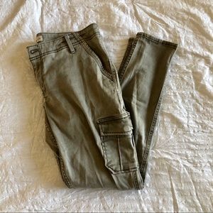 Hollister cargo utility pants in green